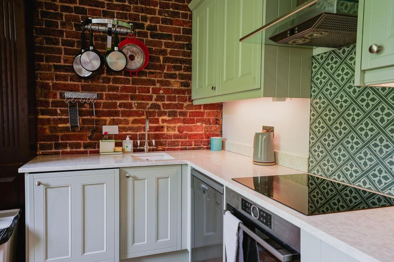 Classic Paddington 2-Bedroom Apartment Лондон Екстериор снимка