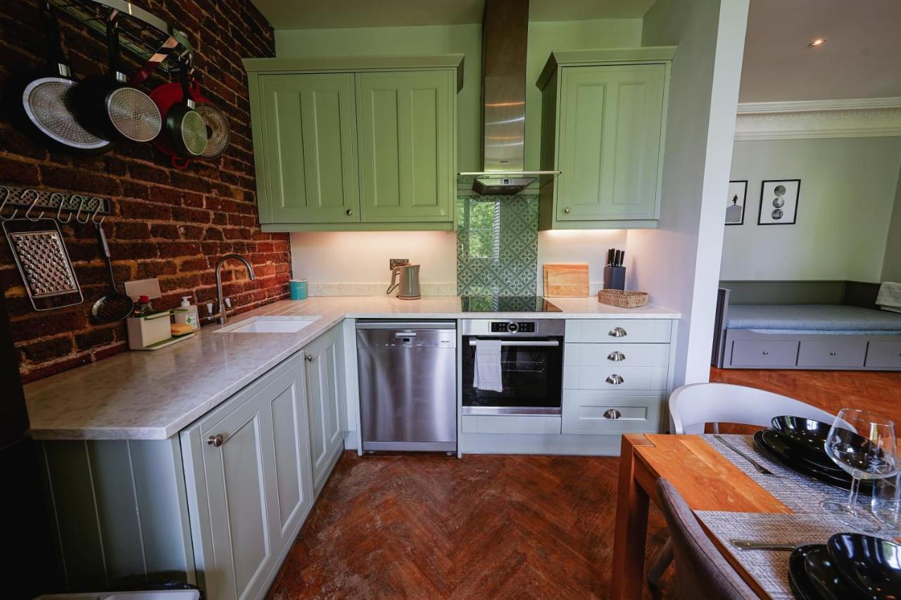 Classic Paddington 2-Bedroom Apartment Лондон Екстериор снимка