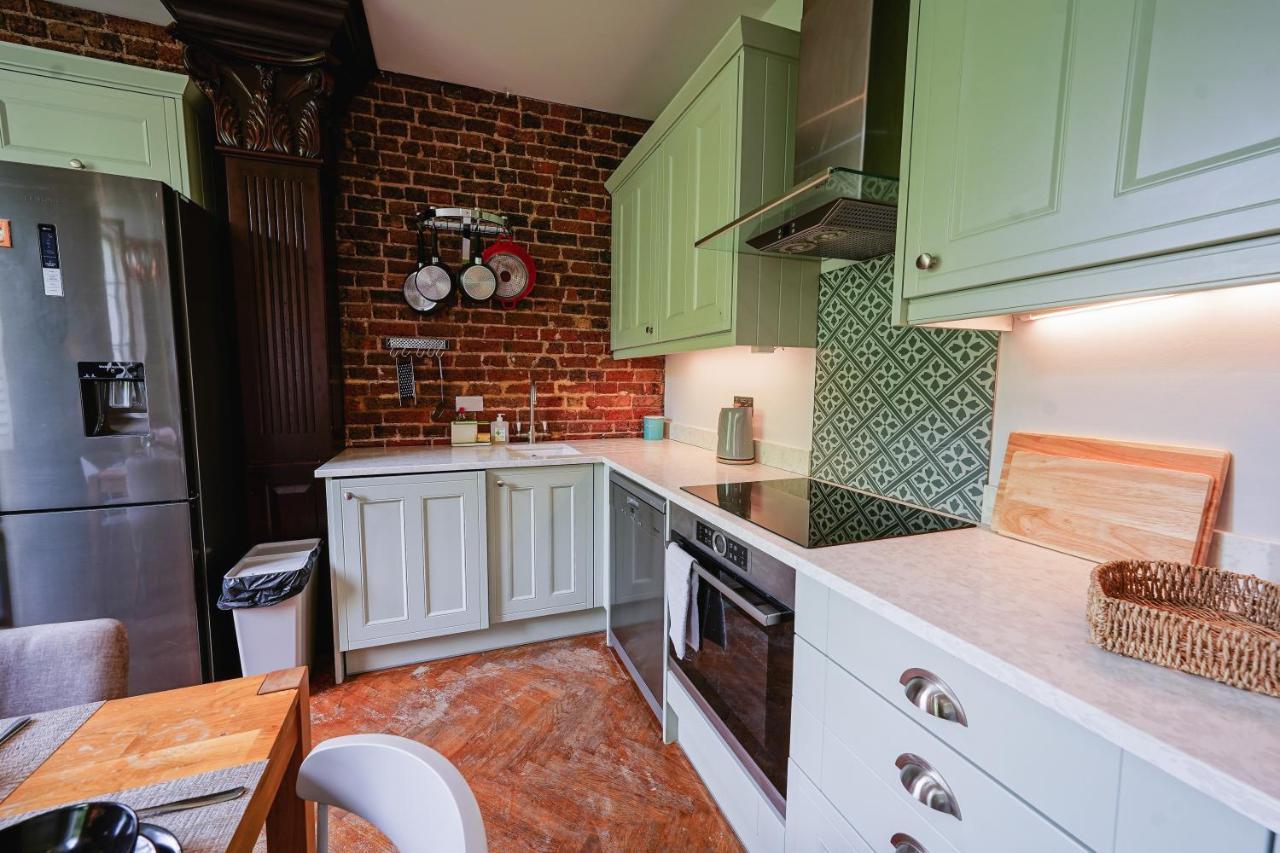 Classic Paddington 2-Bedroom Apartment Лондон Екстериор снимка